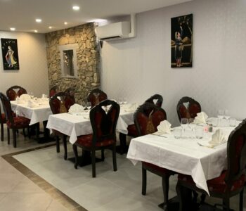 Salle décor indien Restaurant Jardin de Punjab Annecy